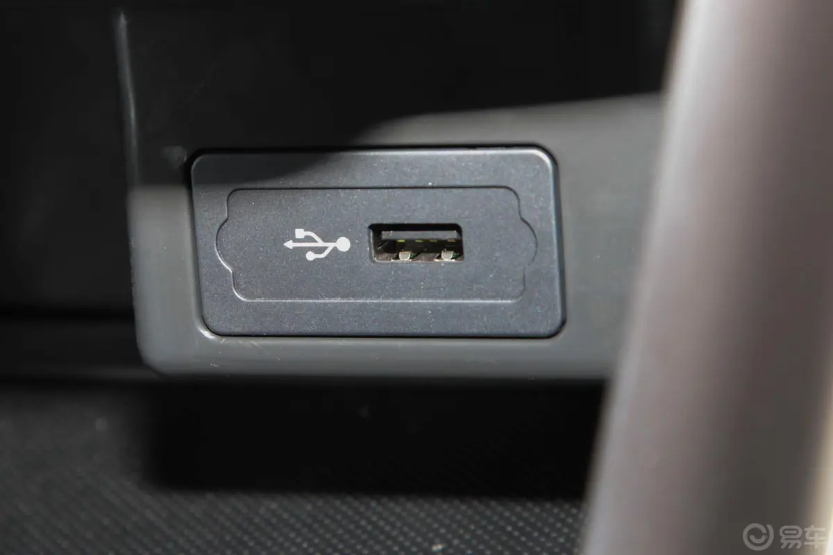瑞虎31.6L 手动 尊尚型USB接口