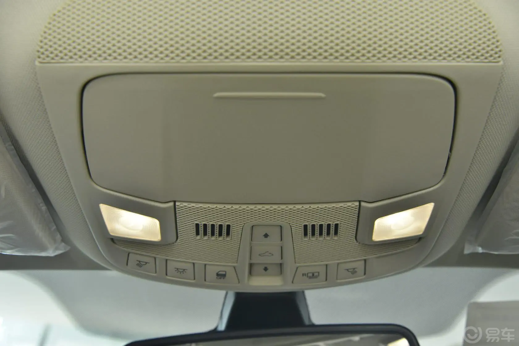 蒙迪欧2.0T 自动 GTDi240 旗舰型前排车顶中央控制区