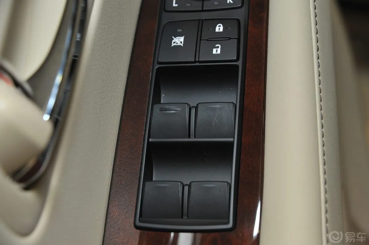雷克萨斯RX450h 尊贵版车窗升降键