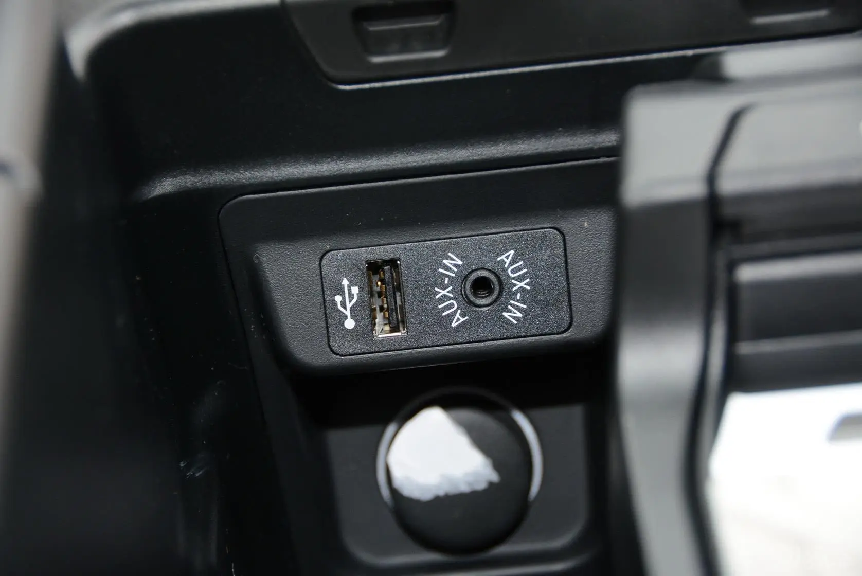 宝马X6xDrive50i M运动型USB接口