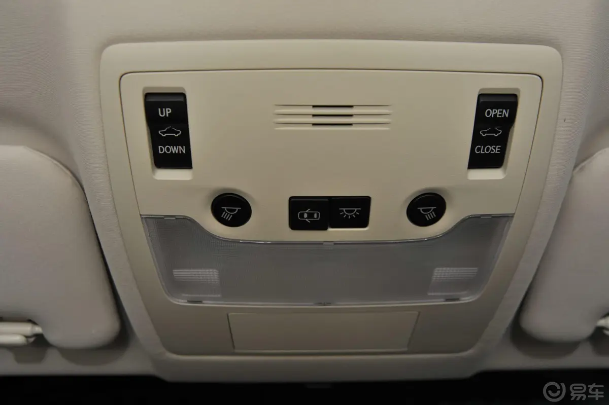 雷克萨斯ES300h 舒适版前排车顶中央控制区