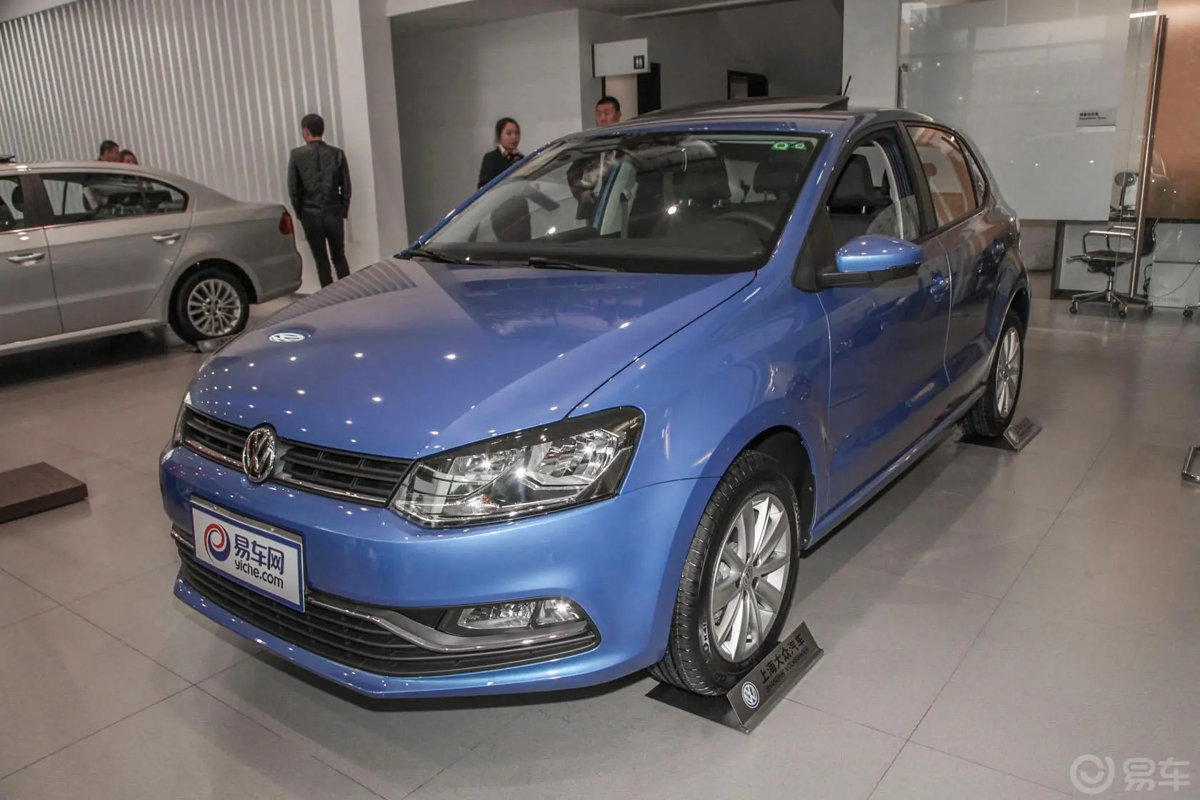 Polo1.6L 自动 舒适版侧前45度车头向左水平