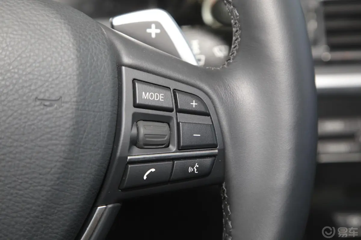 宝马6系640i xDrive Gran Coupe方向盘功能键（右）