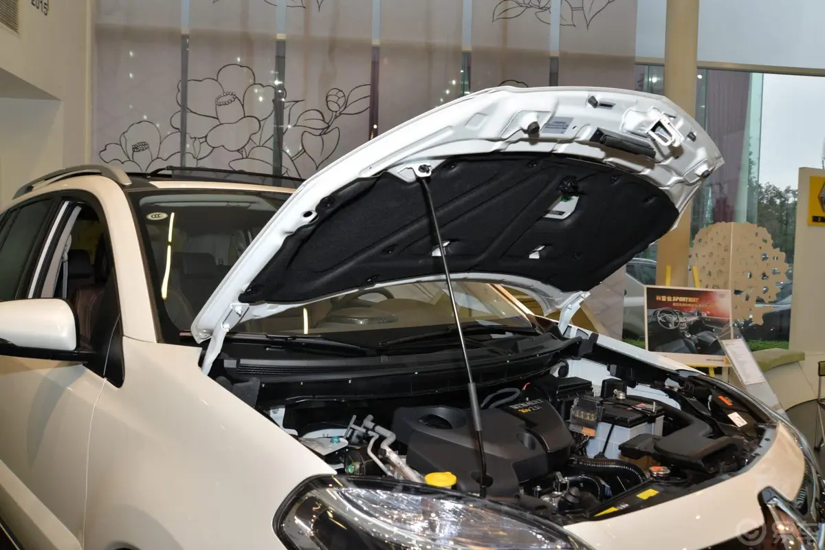 科雷傲(进口)2.5L 四驱 Touring限量版发动机盖开启