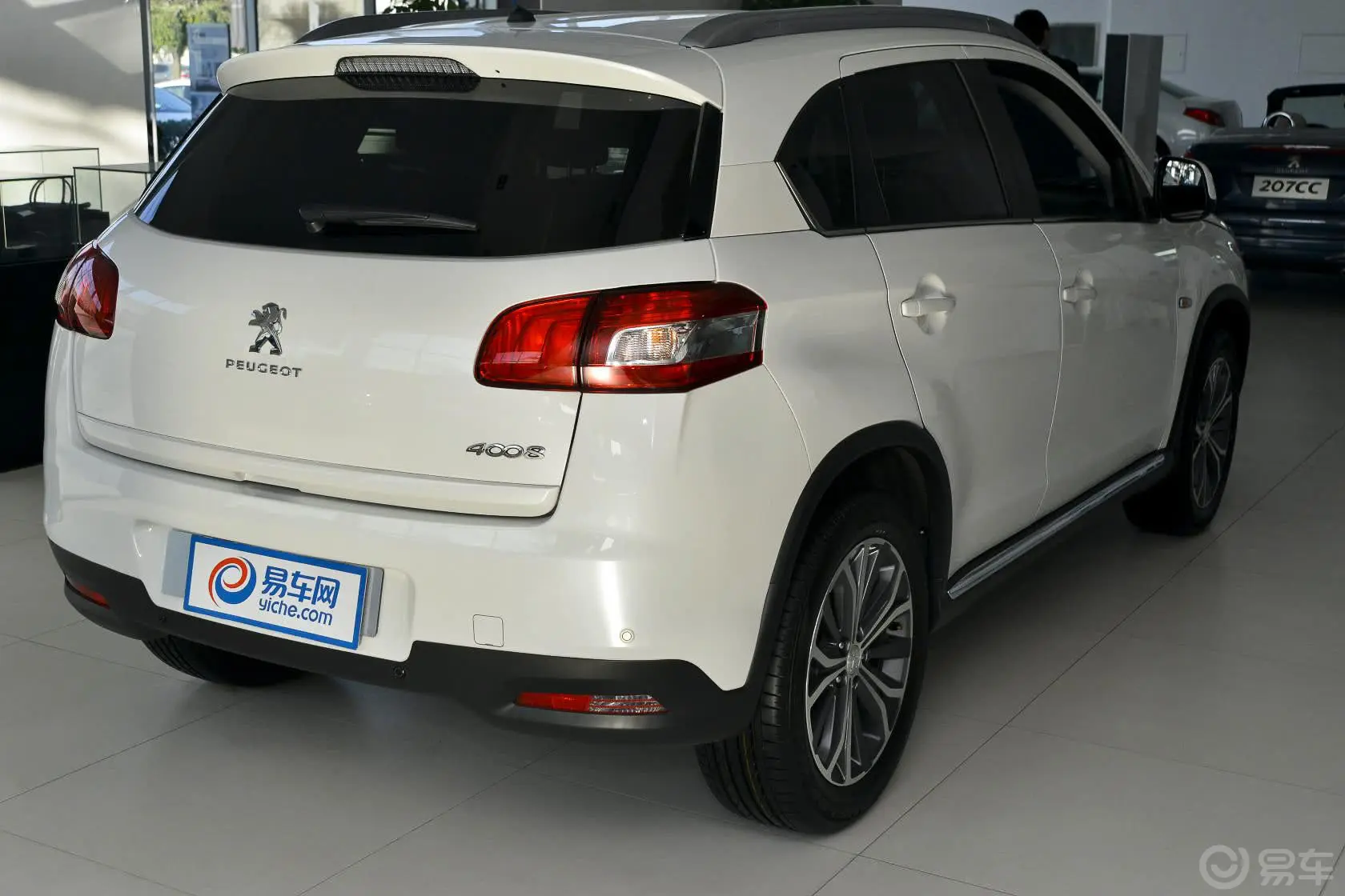 标致4008(进口)2.0L CVT 四驱时尚型外观