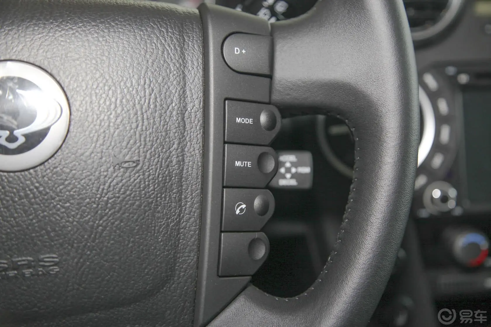 爱腾2.0T 柴油 两驱自动精英版方向盘功能键（右）