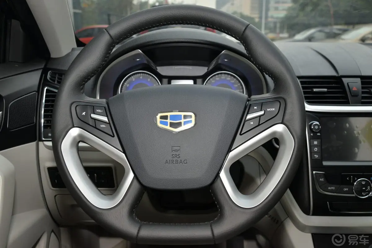 帝豪三厢 1.3T 手动 尊贵型方向盘