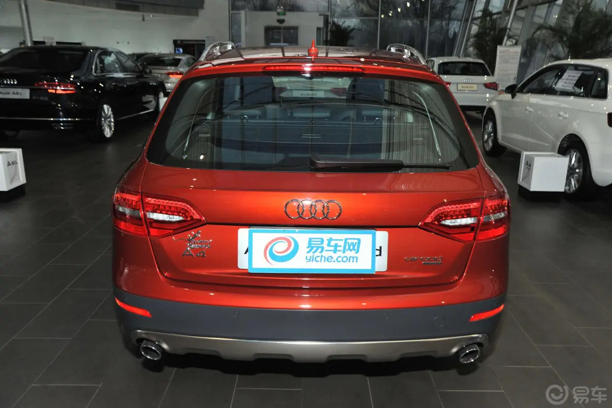 奥迪A4(进口)40TFSI allroad quattro plus正后水平