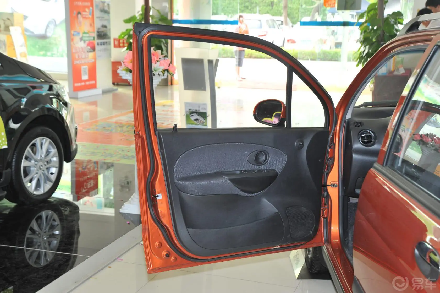 乐驰1.2L 手动 优越型驾驶员侧车门内门板