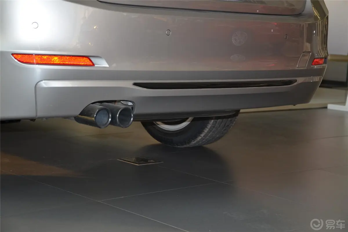 宝马3系328i xDrive 运动设计套装排气管（排气管装饰罩）