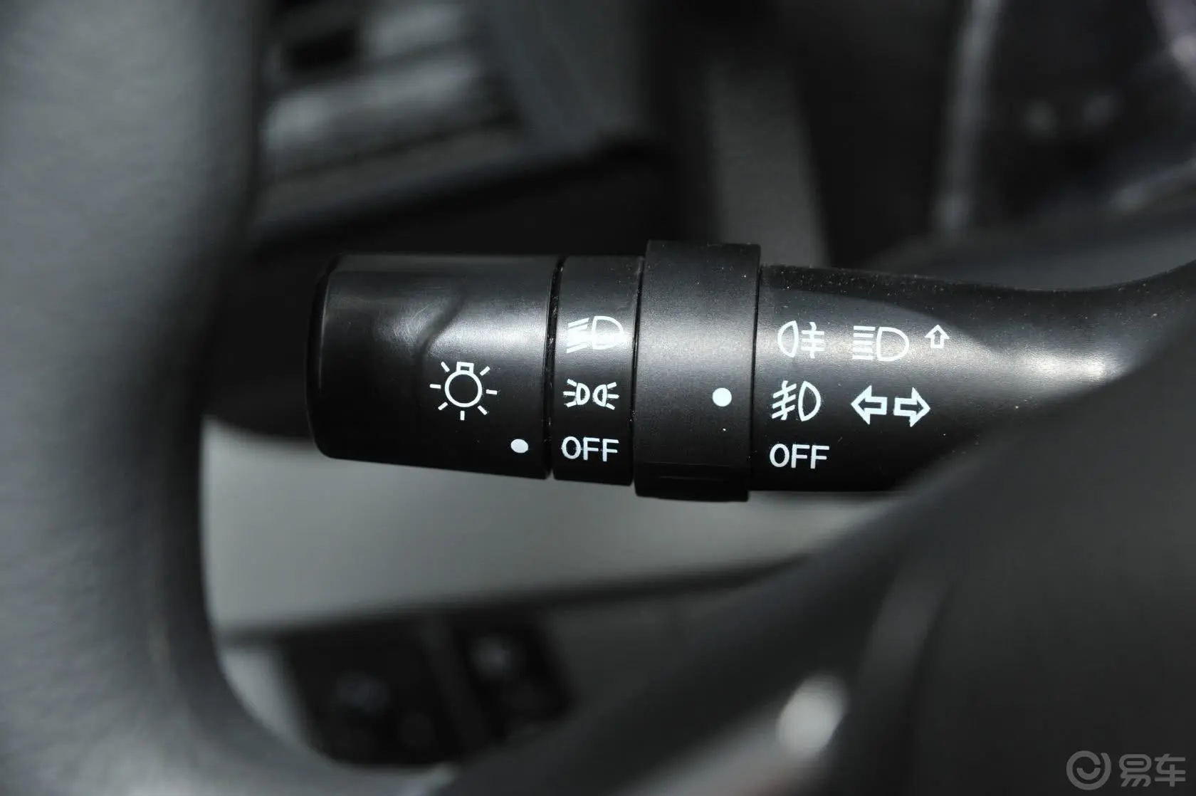 众泰Z3001.5L 驾值版 手动 精英型大灯开关