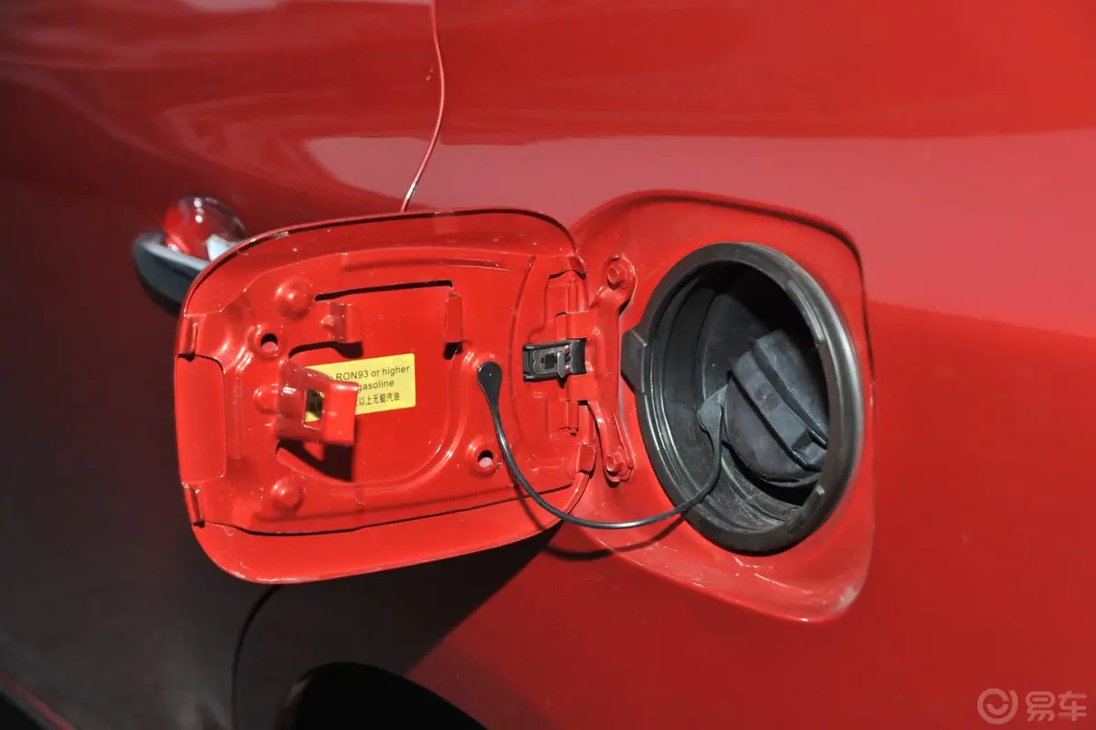 众泰Z3001.5L 驾值版 手动 精英型油箱盖