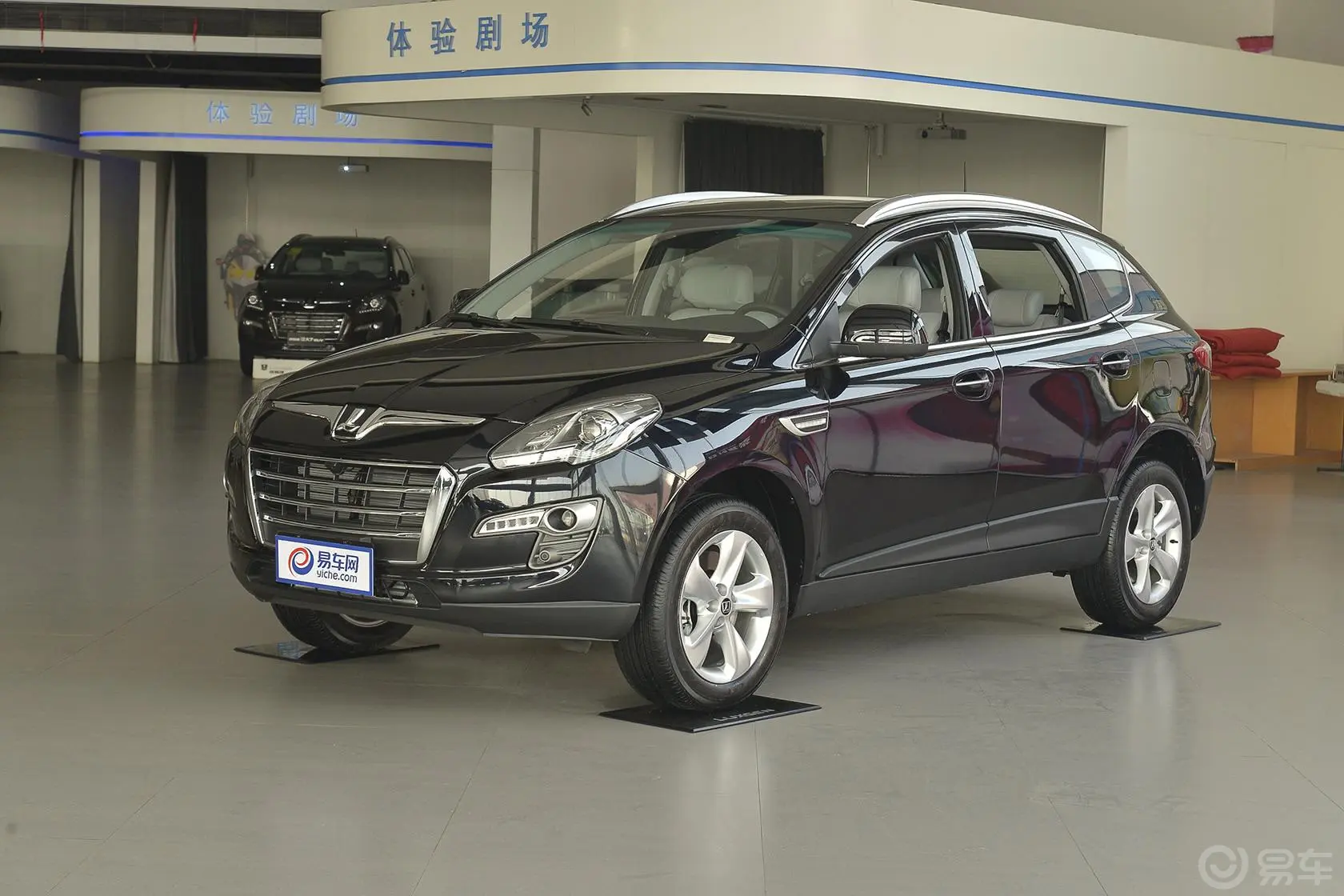 大7 SUV2.2T 自动 两驱 智慧型侧前45度车头向左水平