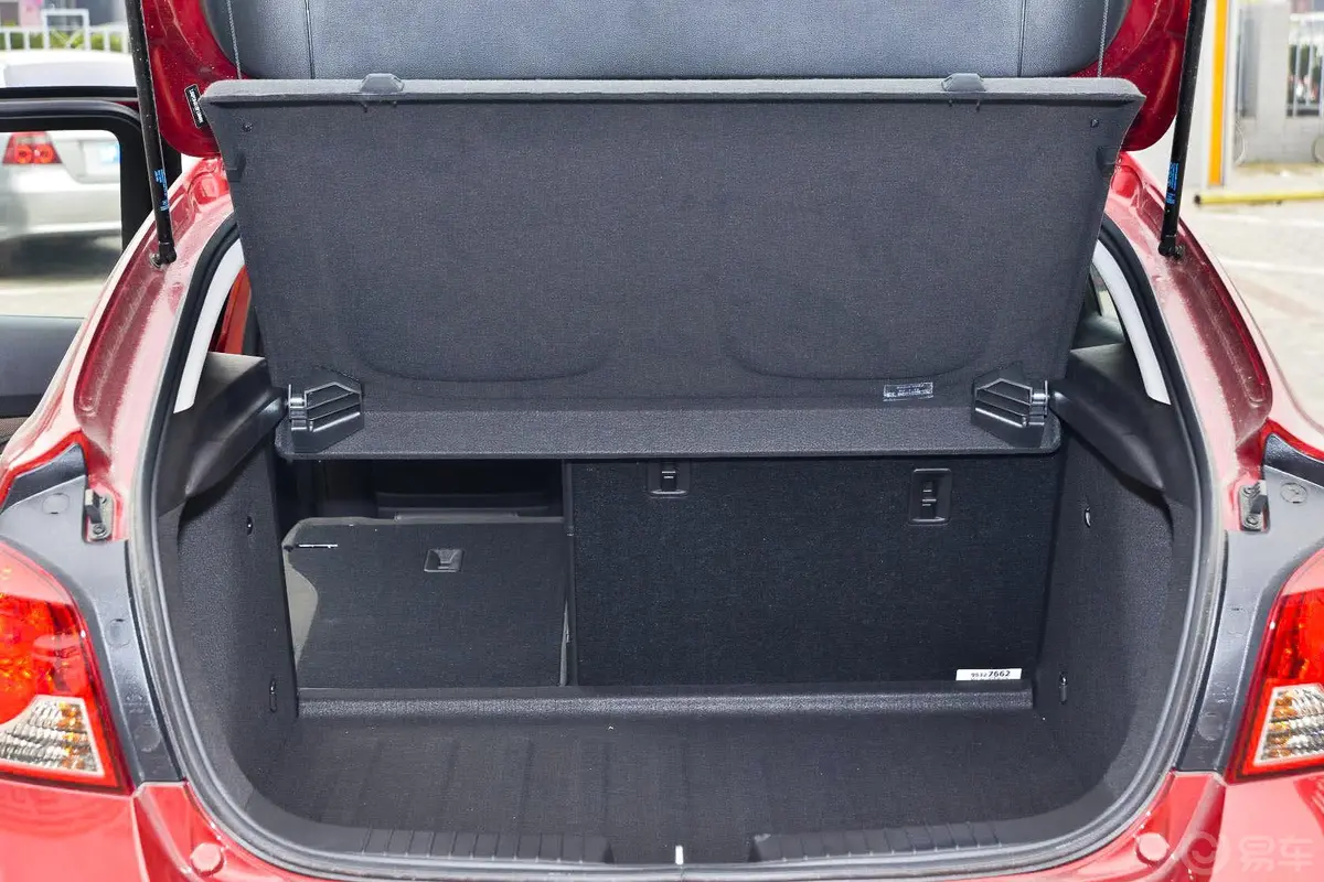 科鲁兹两厢 1.6L 手动 豪华版行李箱空间