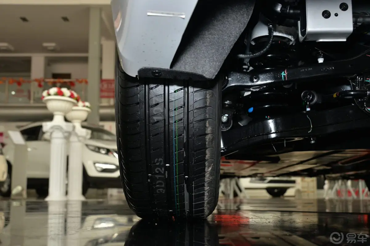 凯绅1.8L 自动 GLS轮胎花纹
