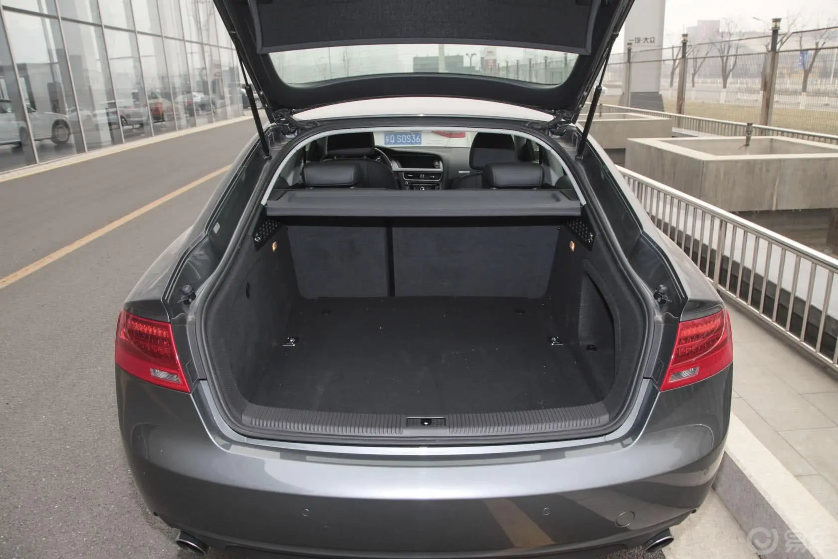 奥迪A5Sportback 40 TFSI风尚版行李箱空间