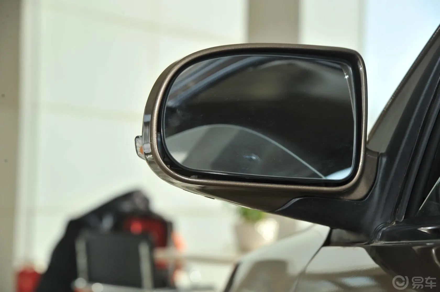 夏利N71.3L 手动 运动尊贵型后视镜镜面（后）
