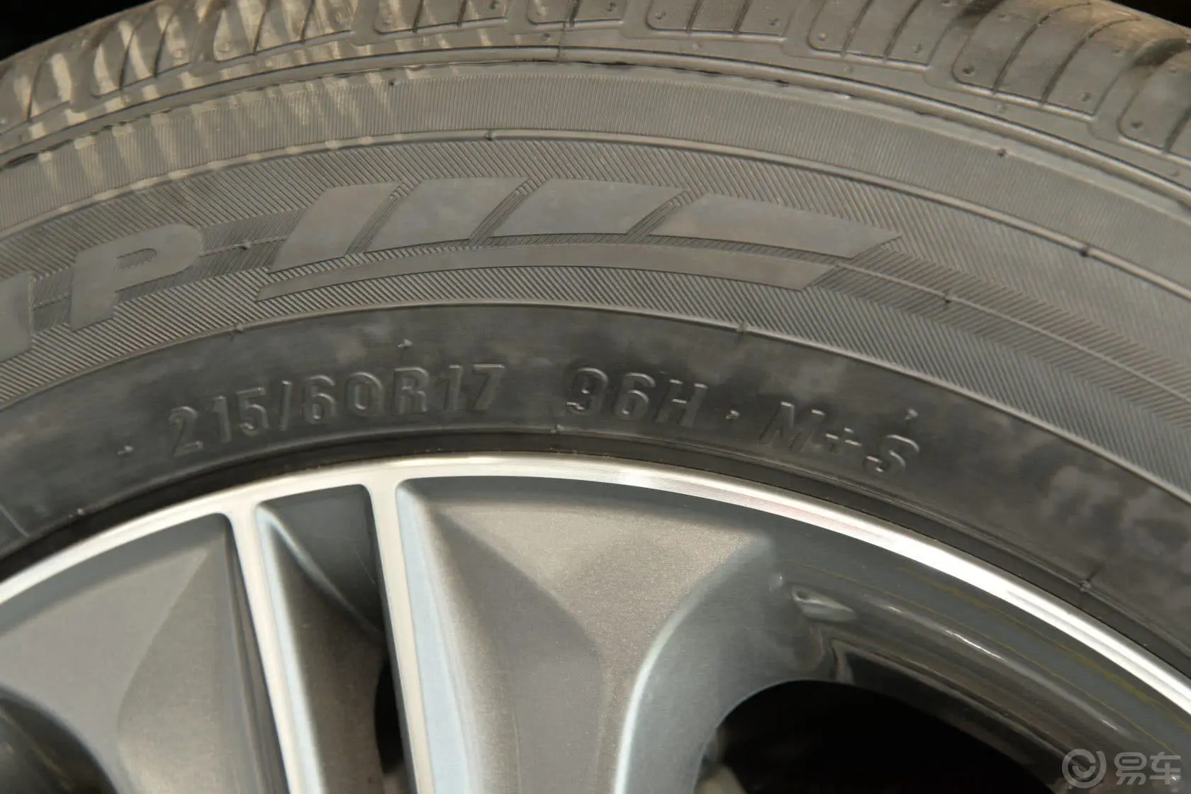 现代ix251.6L DLX AT 自动尊贵型轮胎规格
