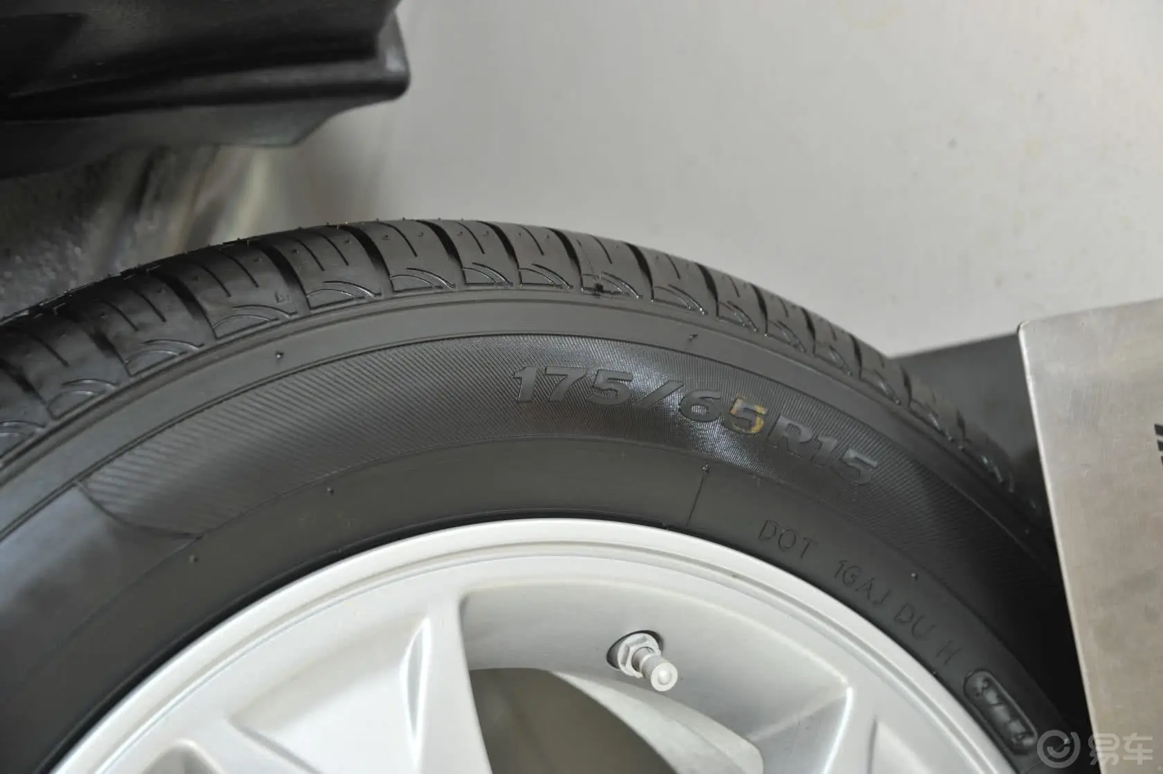 夏利N71.3L 手动 运动尊贵型轮胎规格