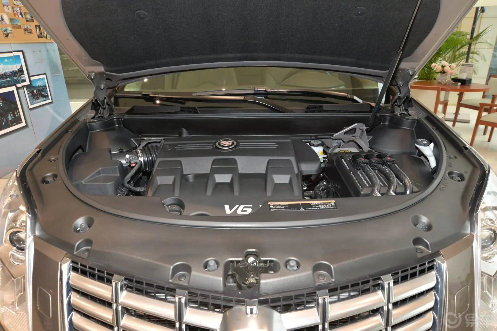 凯迪拉克SRX3.0L 手自一体 豪华型发动机