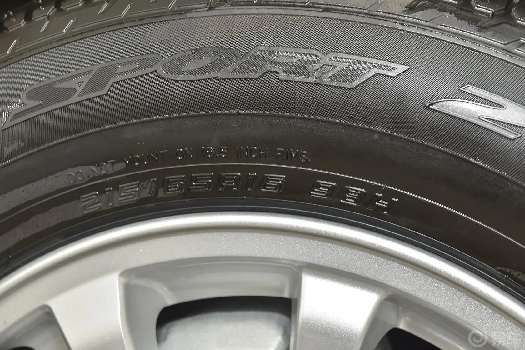 劲炫2.0L CVT 丝绸之路纪念版轮胎规格