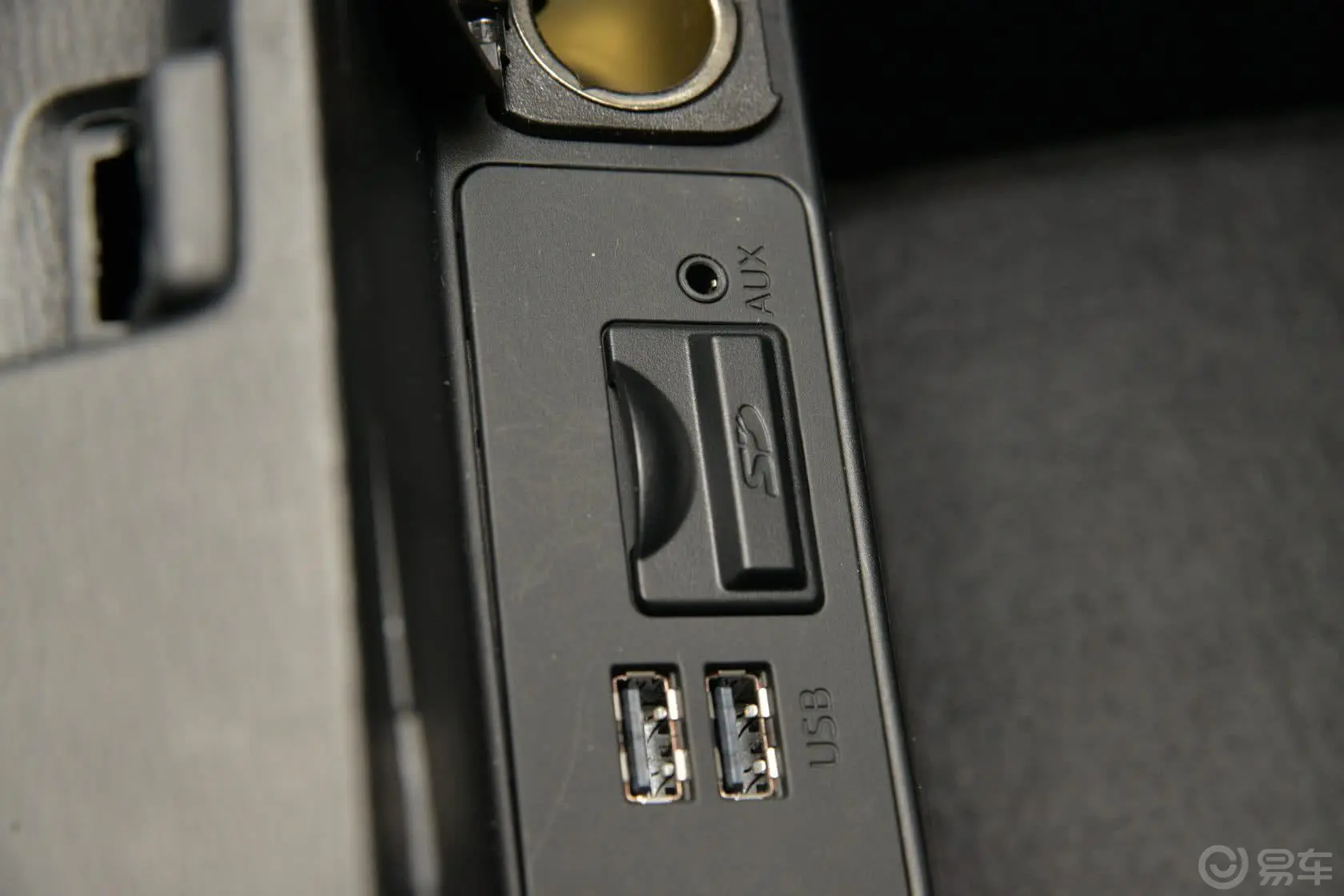 马自达3 昂克赛拉两厢 1.5L 自动 豪华型USB接口