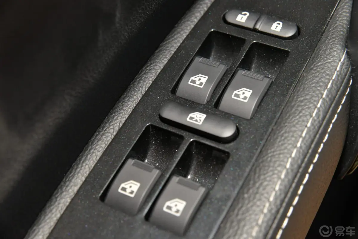 众泰T6001.5T 手动 尊贵型车窗升降键