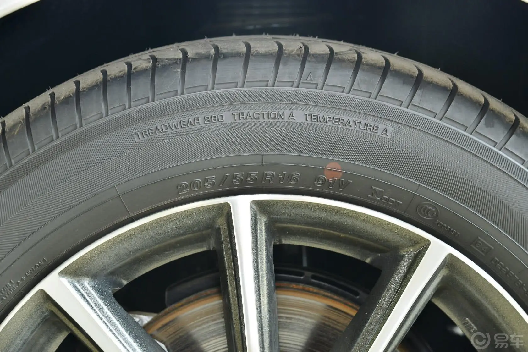 丰田862.0L 自动 豪华型轮胎规格