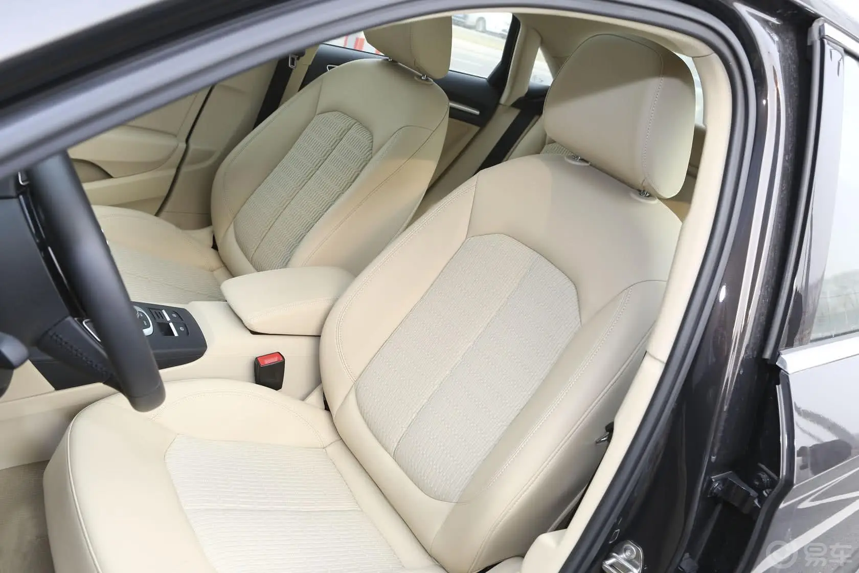 奥迪A3(进口)Sportback 40 TFSI S line 舒适型驾驶员座椅