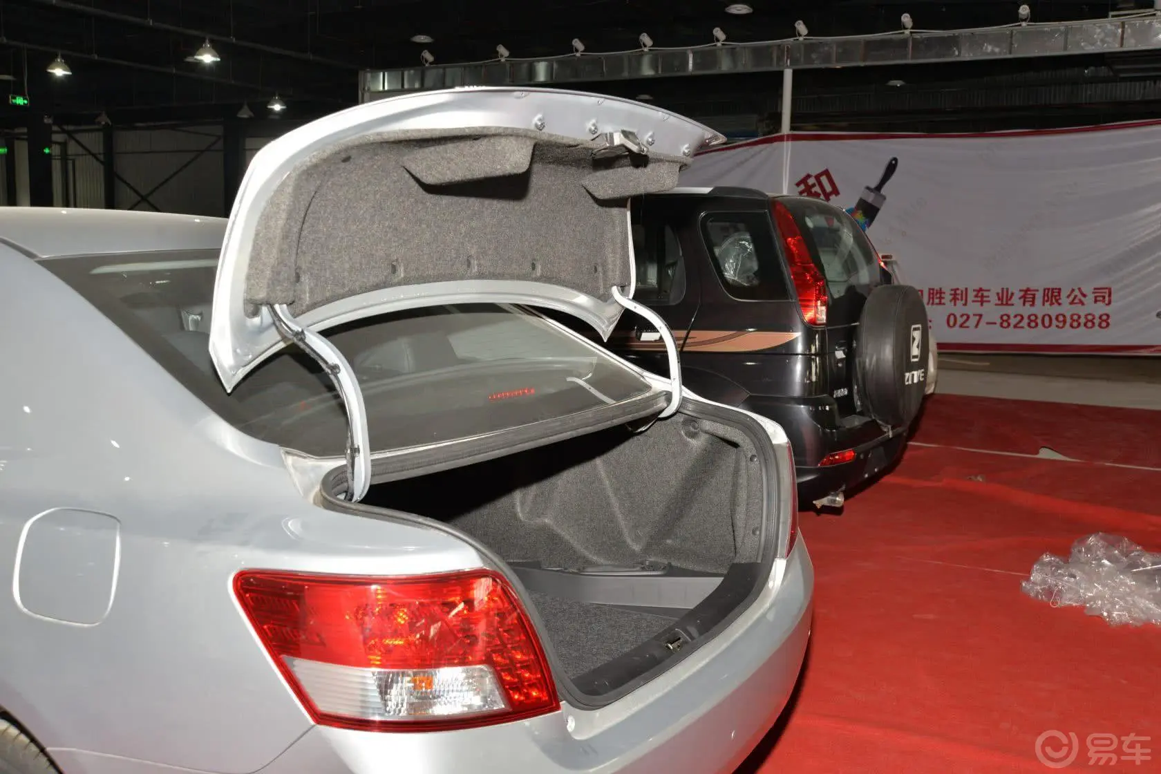 众泰Z3001.5L 驾值版 手动 精英型行李厢开口范围