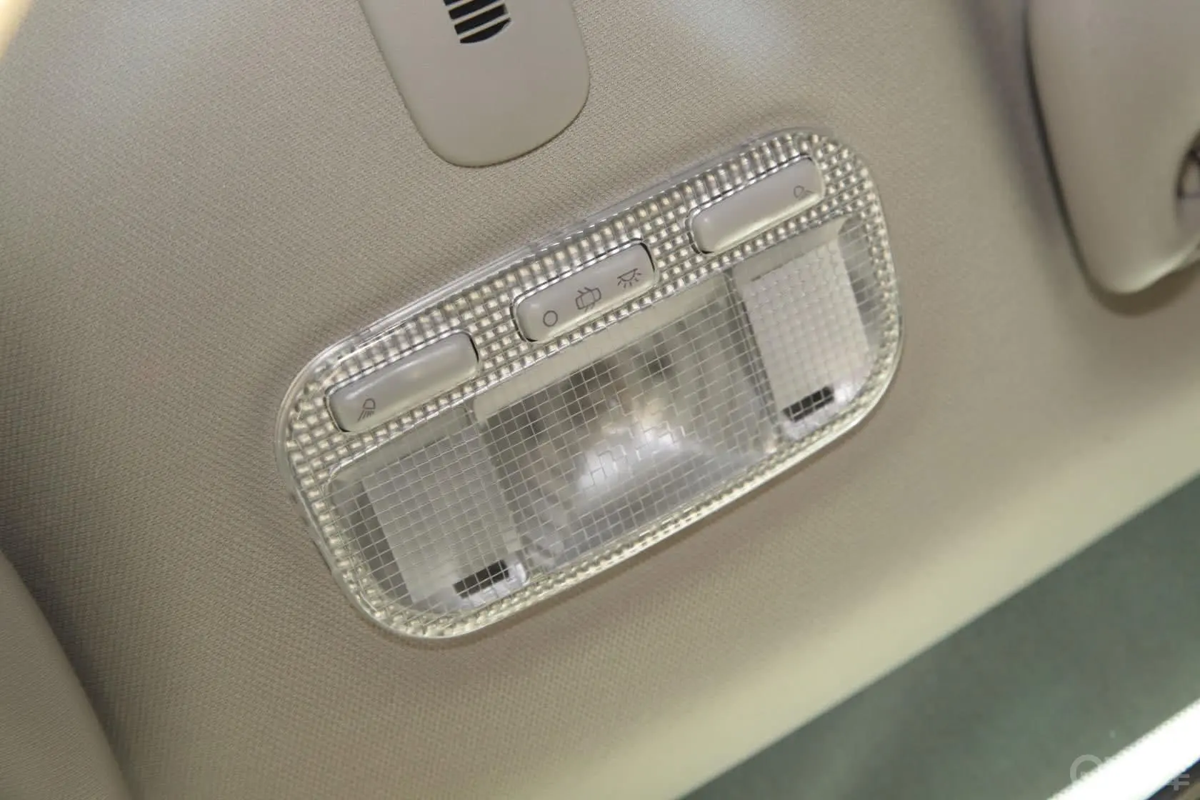 雪铁龙C3-XR1.6T 自动智能型内饰