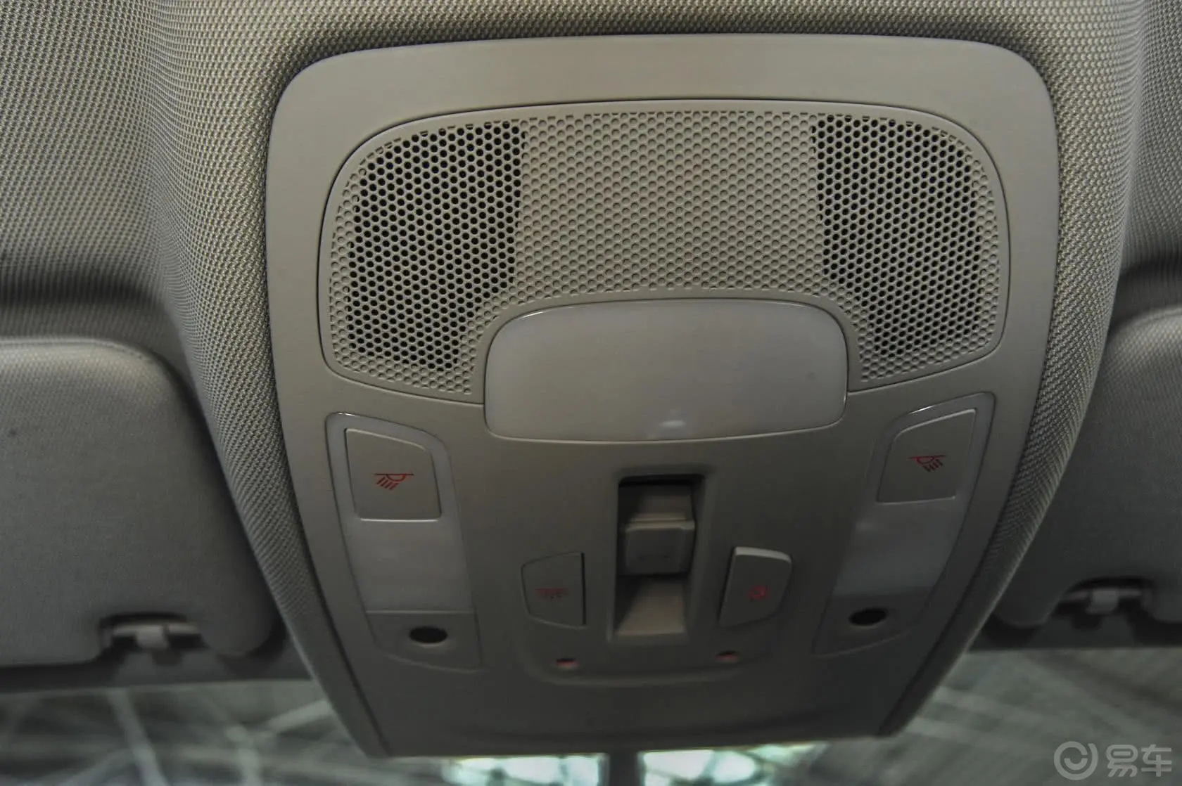 奥迪A750 TFSI quattro 舒适型前排车顶中央控制区