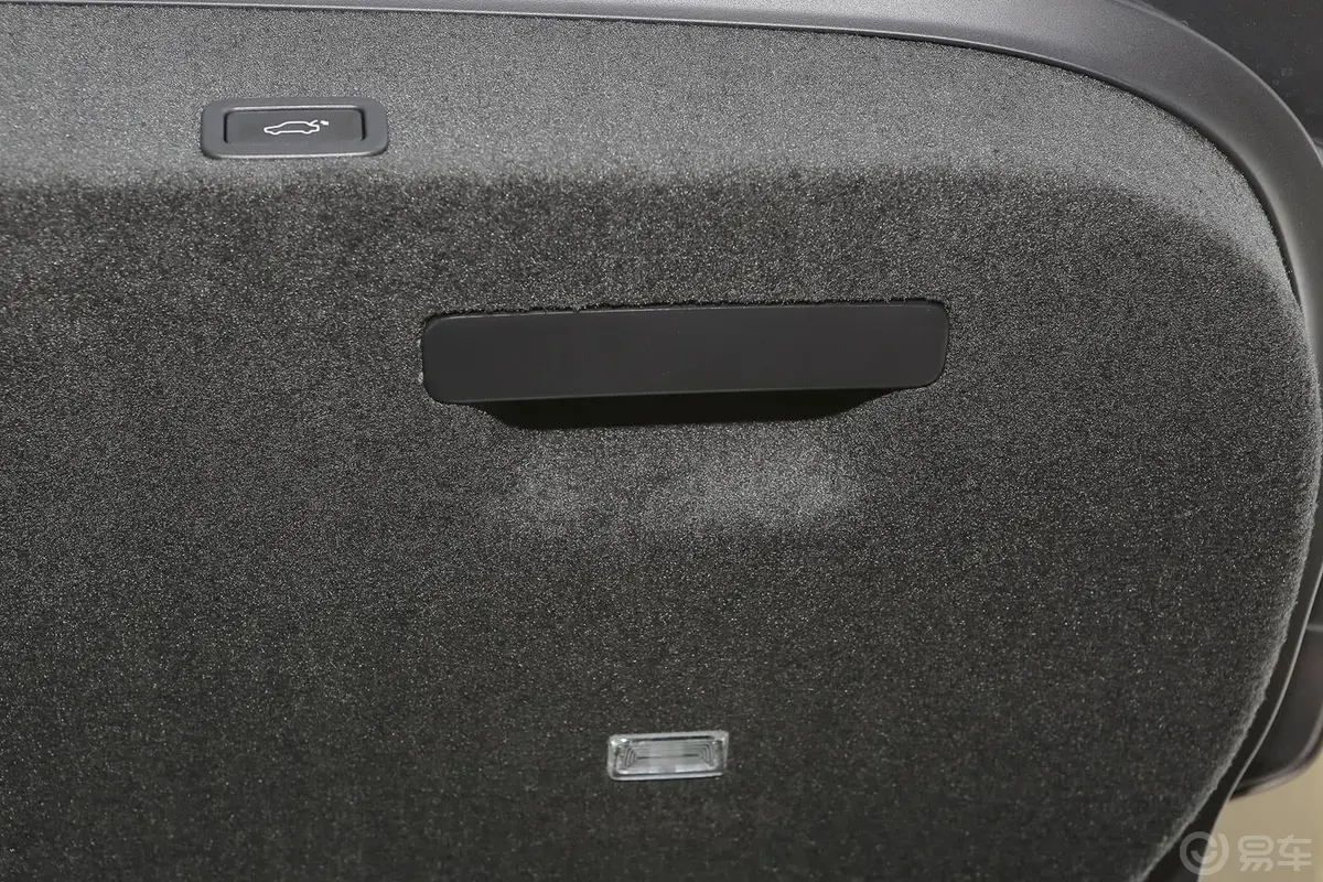 沃尔沃XC60T5 AWD 智驭版空间