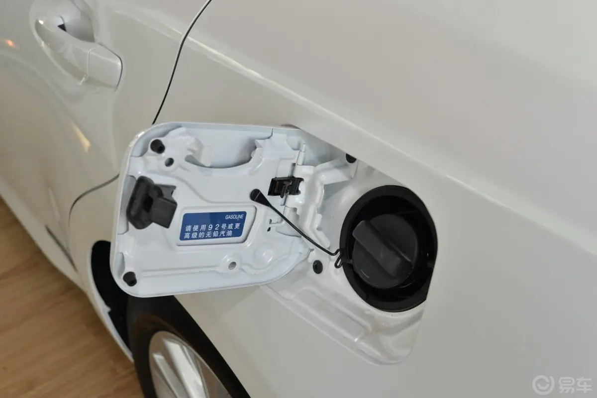 雷克萨斯ES300h 精英版油箱盖