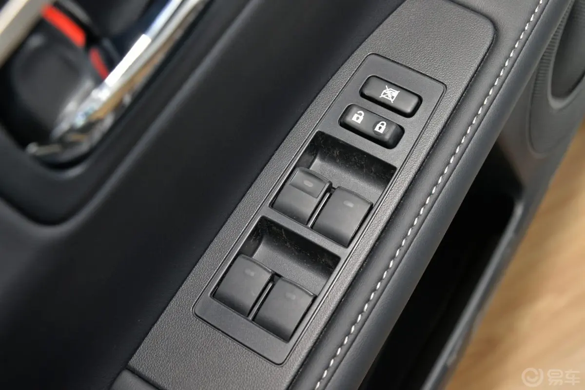 雷克萨斯ES300h 精英版车窗升降键