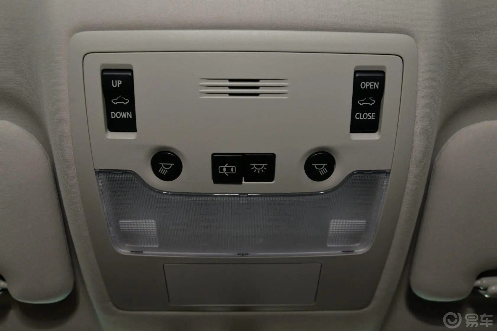 雷克萨斯ES300h 精英版方向盘功能键（右）