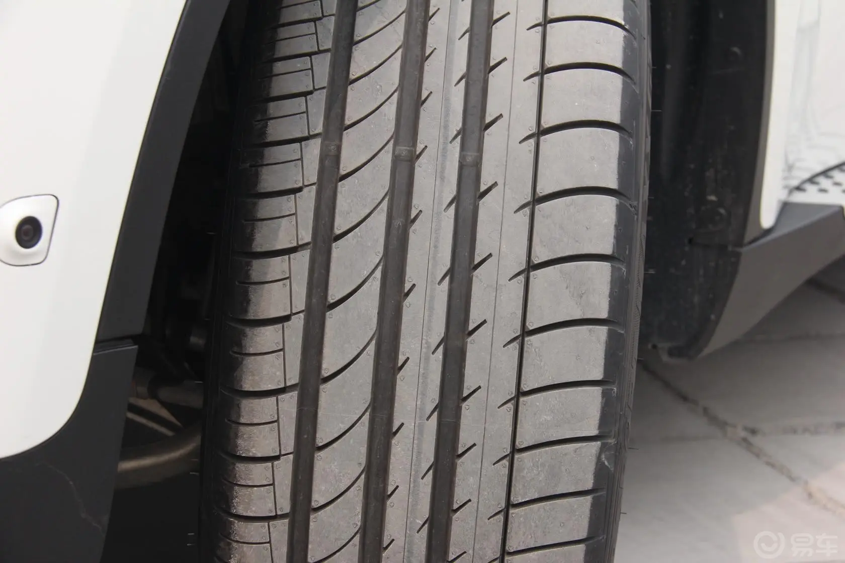 宝马X6xDrive35i 中东版轮胎花纹