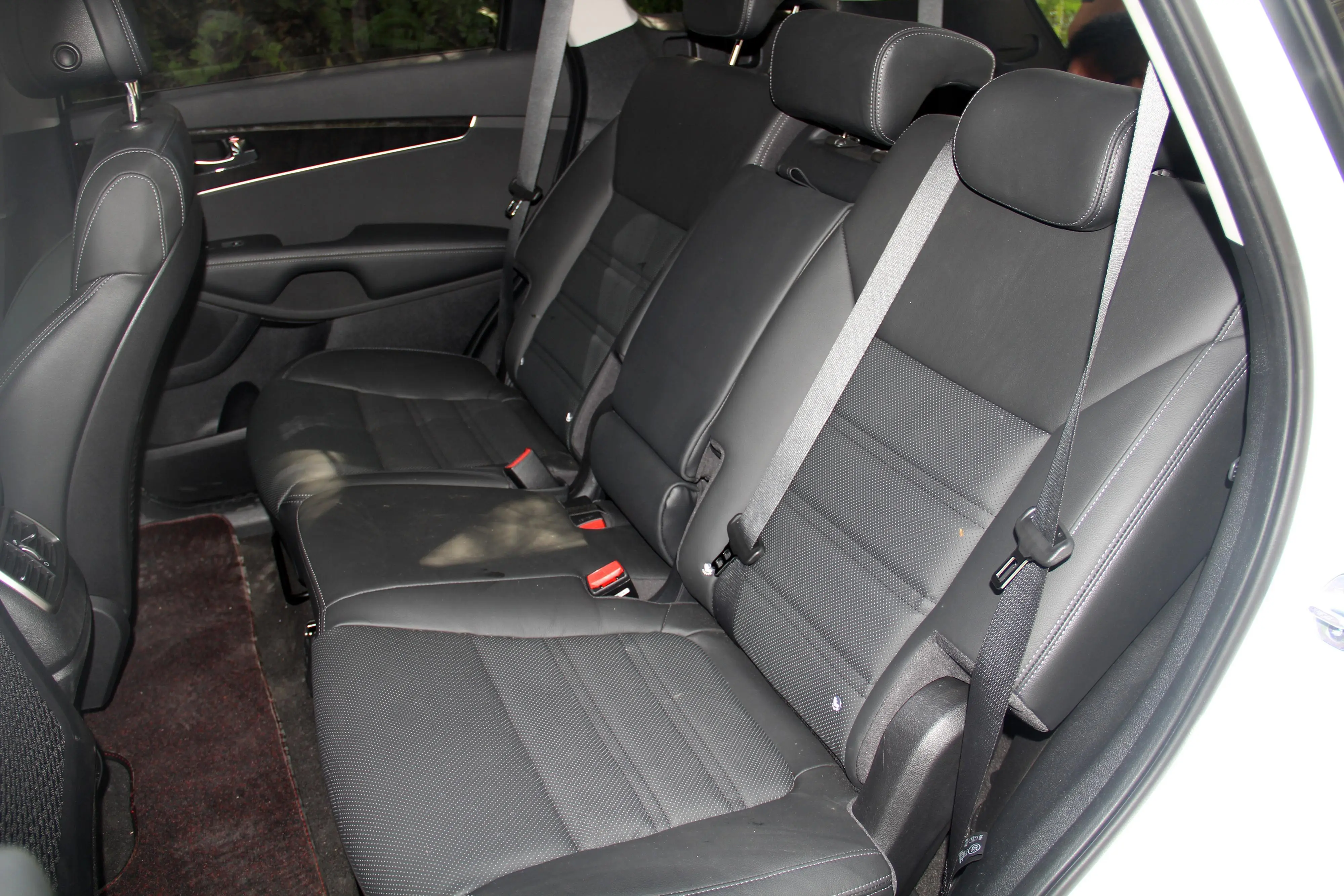 索兰托索兰托L 2.0T GDI  汽油 4WD 尊贵版 七座 国IV后排座椅