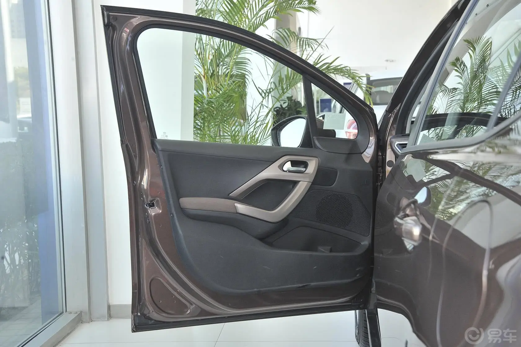 标致20081.6L 自动 卓越版驾驶员侧车门内门板