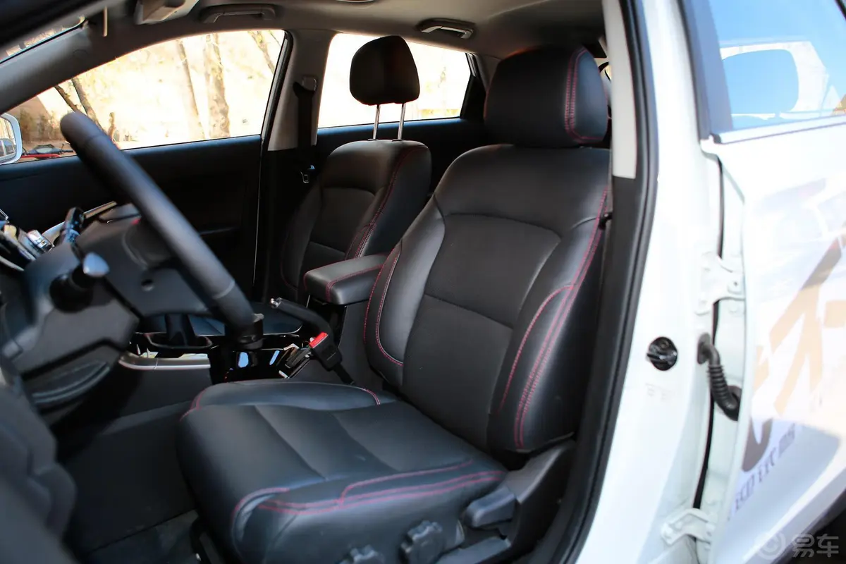 圣达菲1.5T 手动 两驱 豪华型 汽油驾驶员座椅