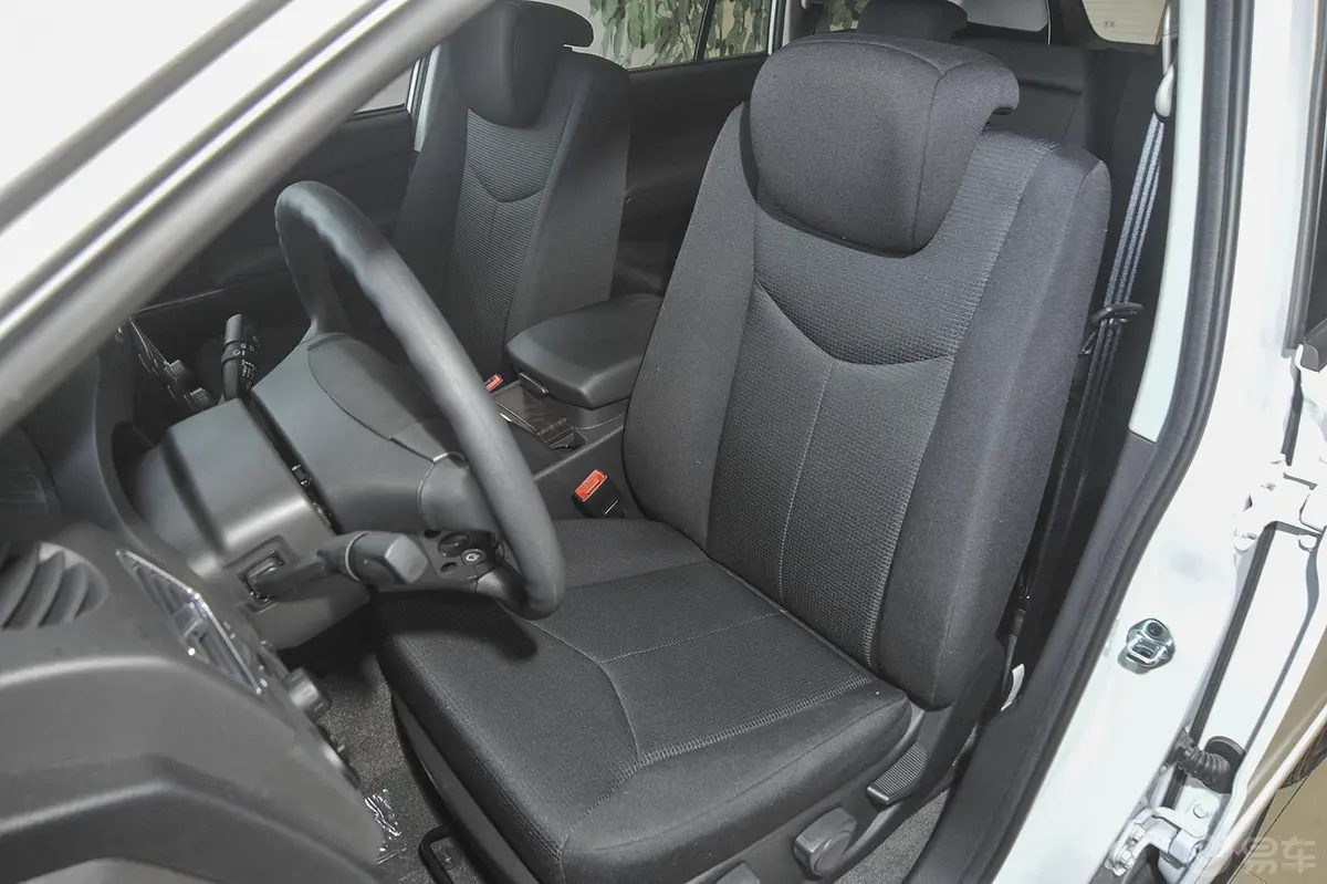 荣威W51.8T 自动 两驱 胜域特装版驾驶员座椅
