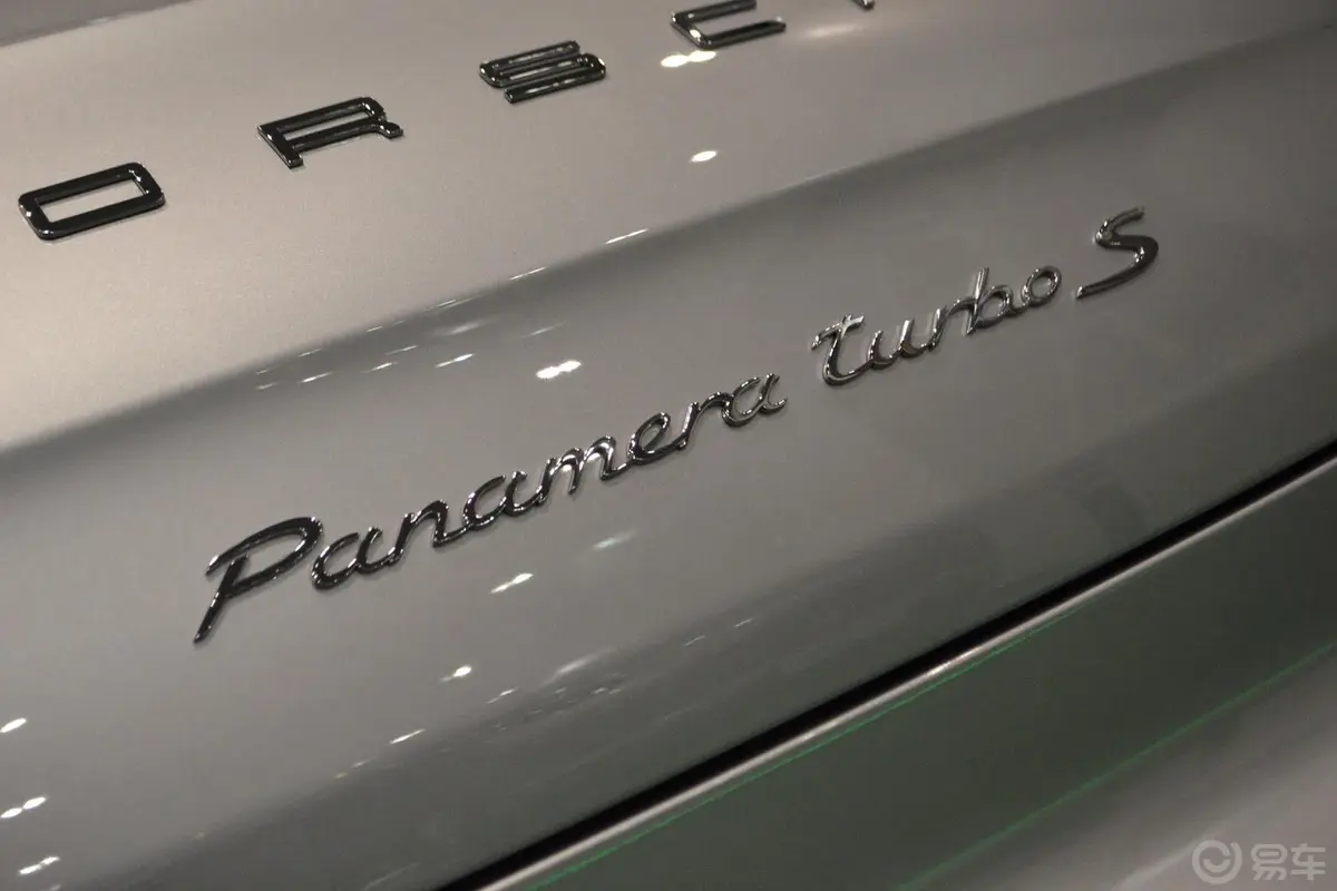 PanameraPanamera Turbo S Executive 4.8T尾标