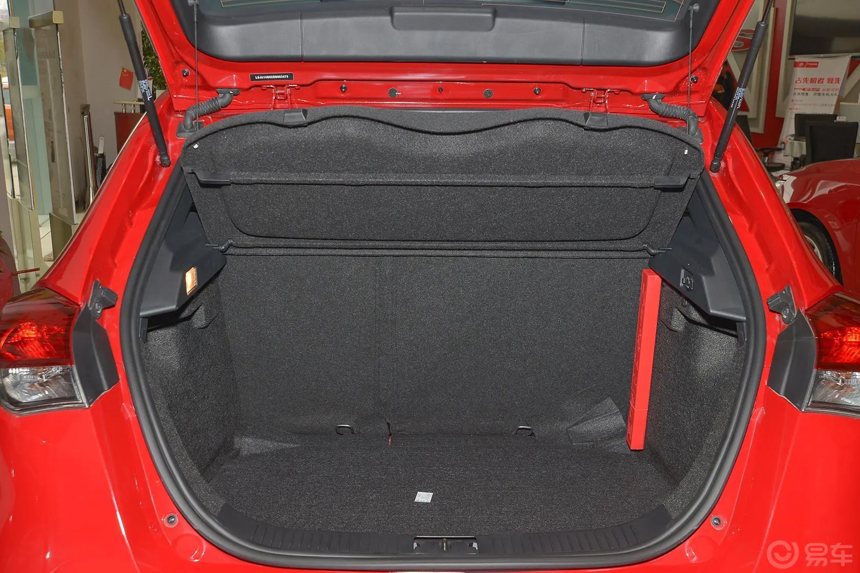MG51.5T 自动 豪华型行李箱空间