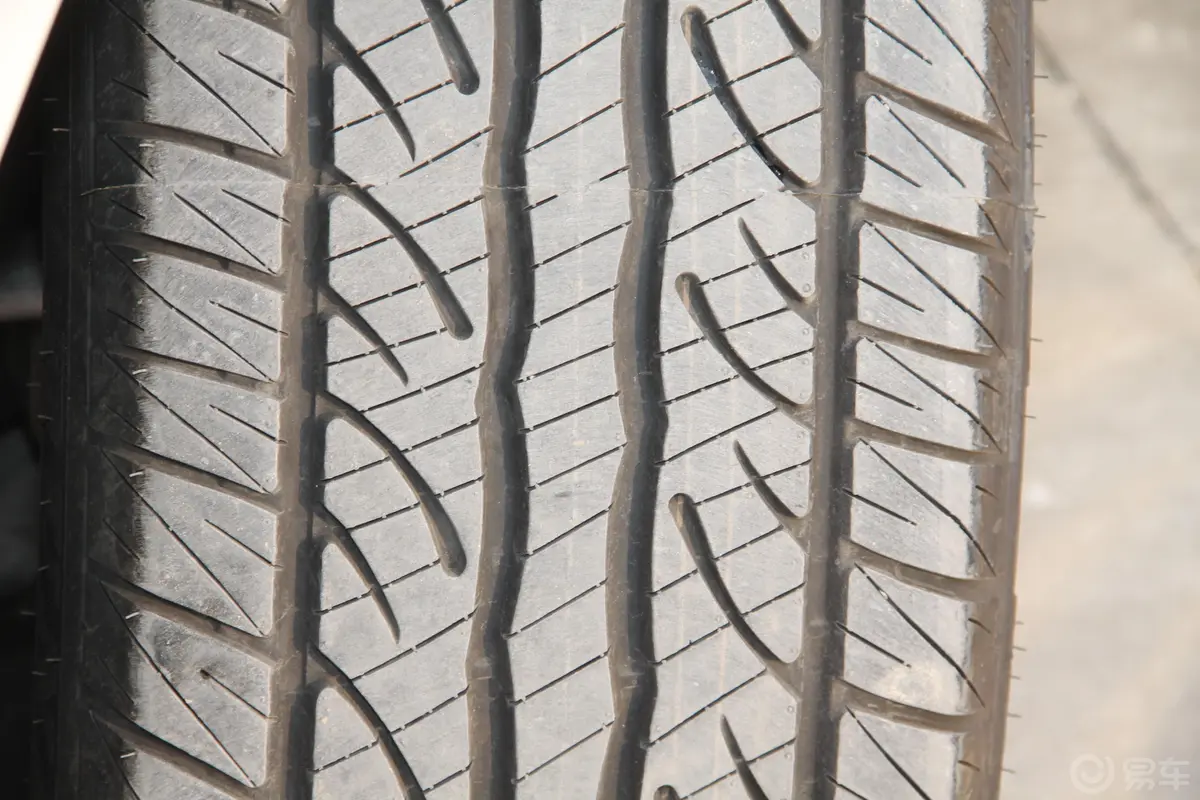 红杉5700中东 白金版 平行进口轮胎花纹