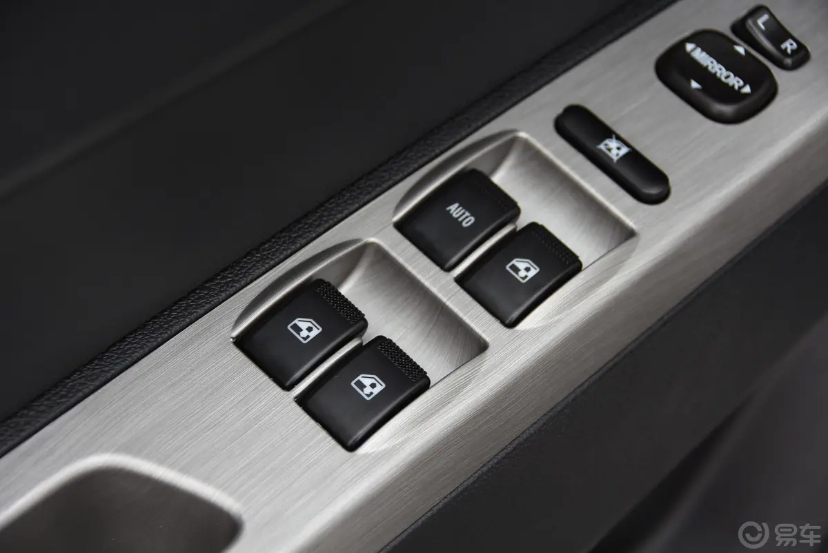欧力威X6 1.4L 手动 尊享型车窗升降键