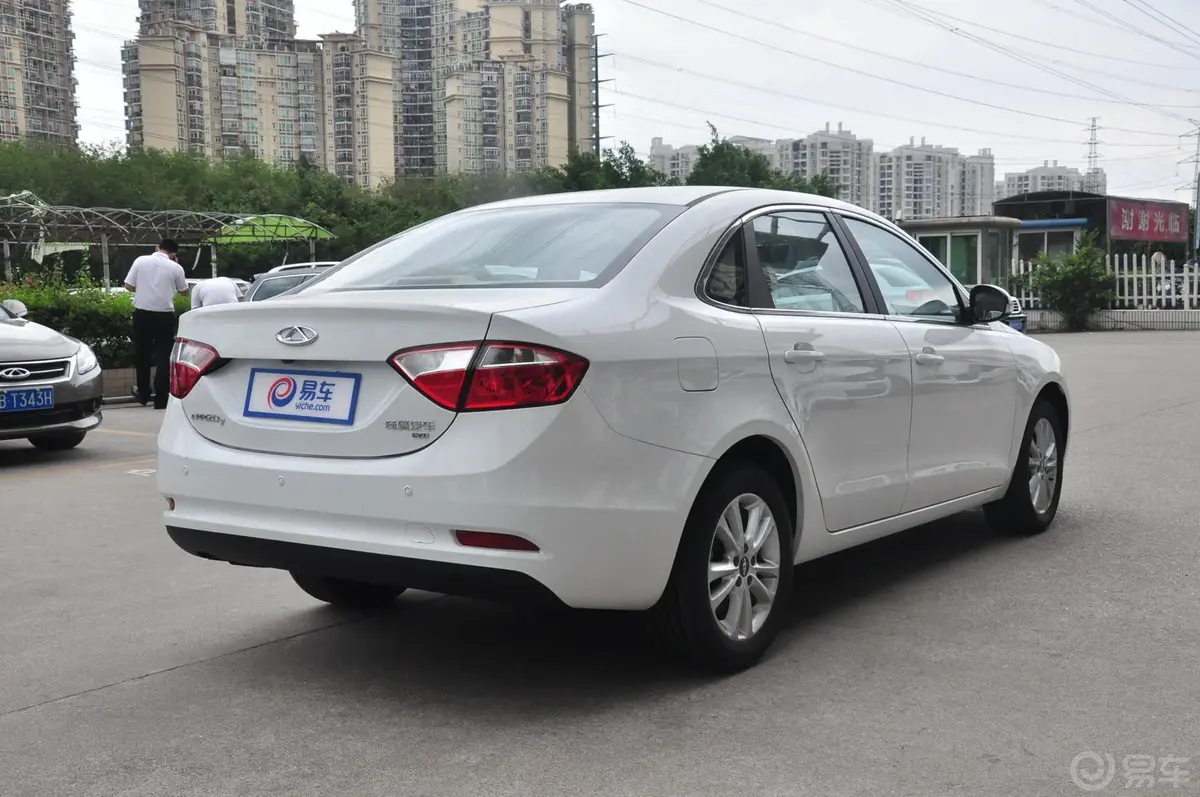 艾瑞泽71.6L CVT 致尚版侧后45度车头向右水平