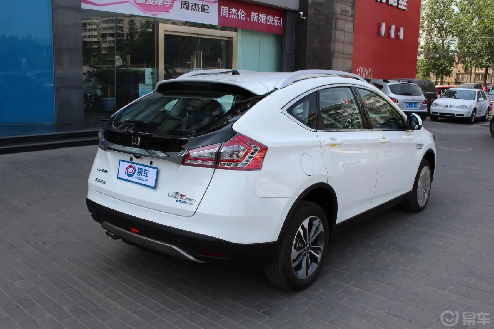 优6 SUV1.8T 时尚型侧后45度车头向右水平