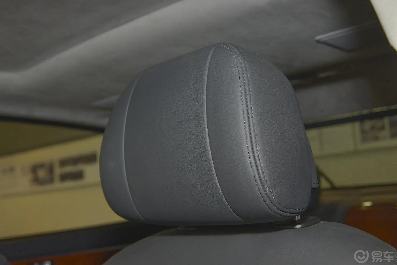雅科仕3.8L GDi 自动 尊享版驾驶员头枕