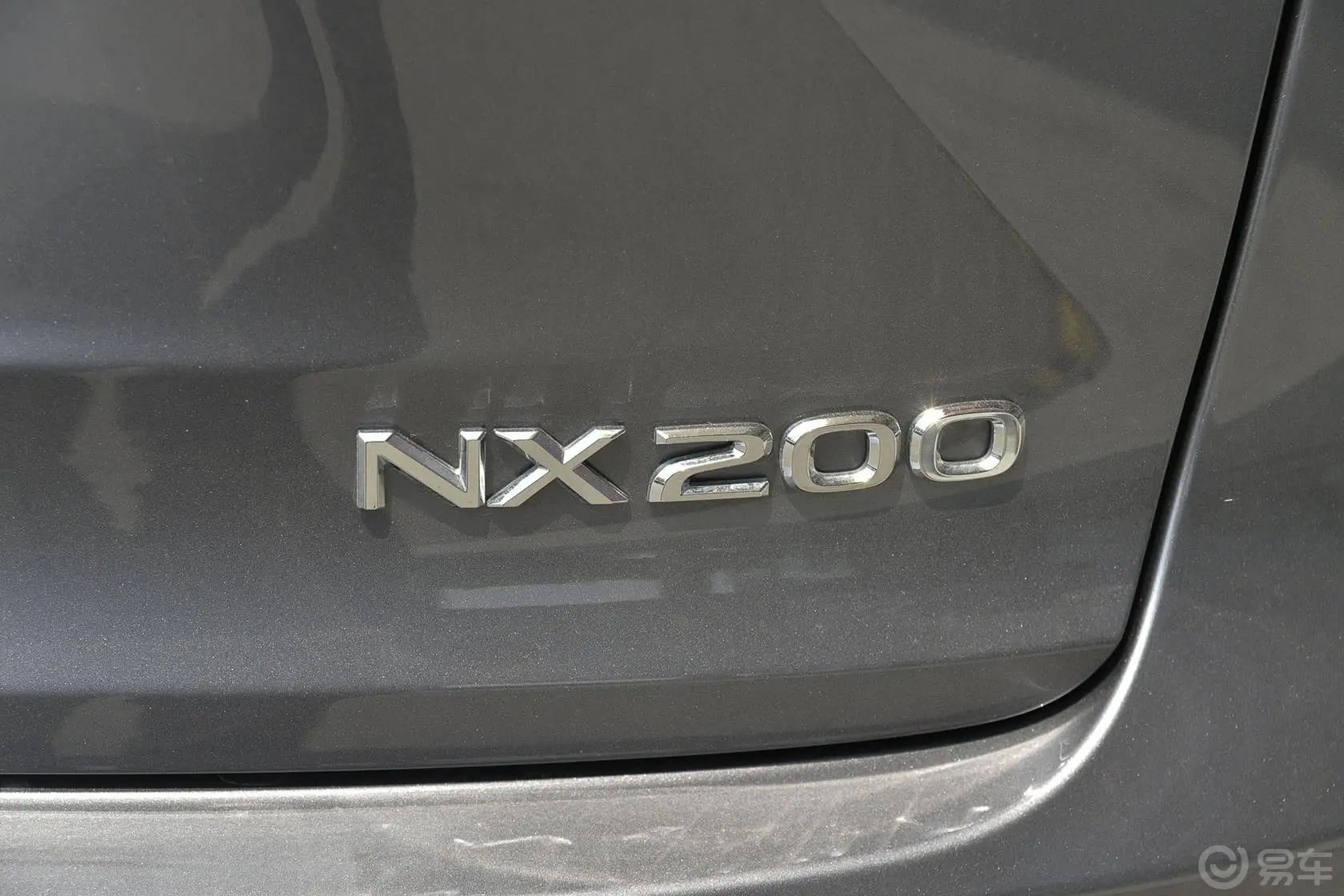 雷克萨斯NX200 锋尚版尾标