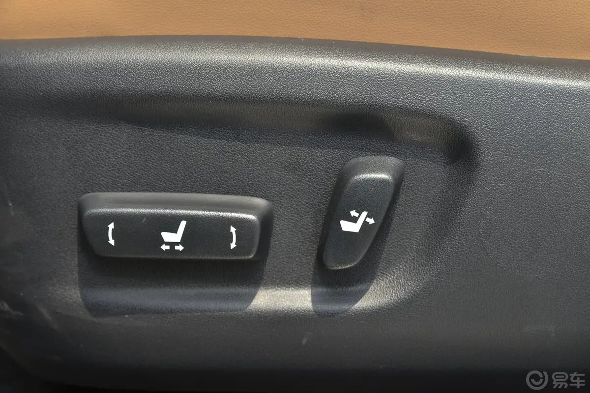 雷克萨斯NX200 锋尚版座椅调节键